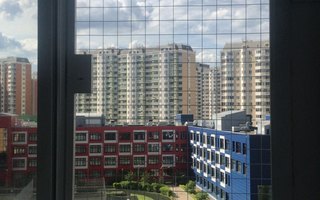 стальная решетка антикошка - общий вид установленной конструкции